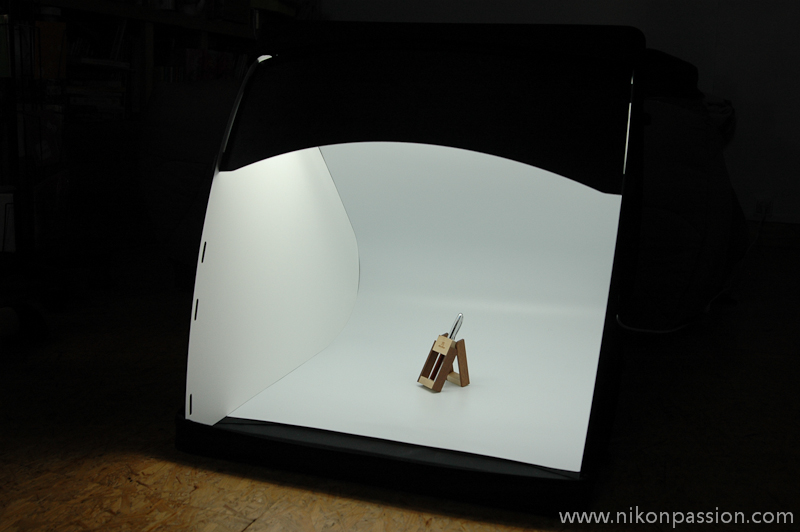 Photographing objects: the packshot studio