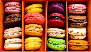 Macaroons mix colours photo box