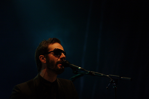 Photo uniform background Ghinzu at the Voix du Rock 2010 in Tourcoing