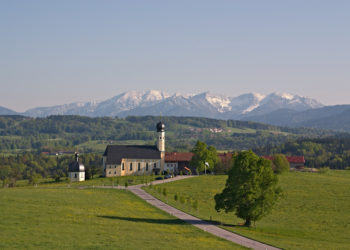 Can I use 50mm lens for landscape?