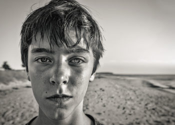 Can I use wide angle lens for portrait?