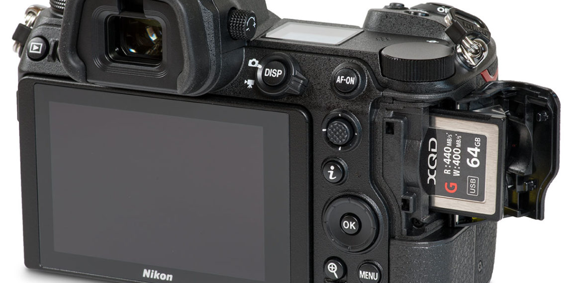 Can Nikon Z7 use SD card?