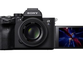 Can Sony A7S shoot 120fps?
