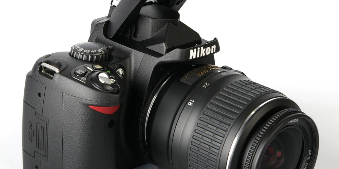 Can a Nikon d40x be used as a webcam?