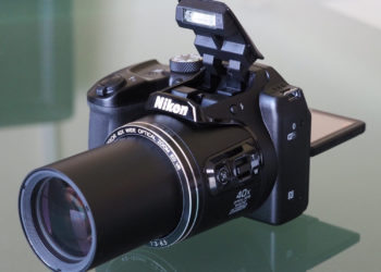 Can you put a lens on a Nikon Coolpix B500?