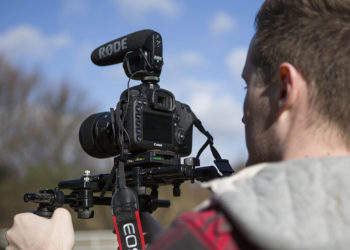 Does Canon 7D shoot video?