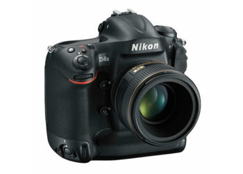 Does Nikon D5 have autofocus?