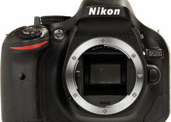 Does Nikon D5200 have autofocus?