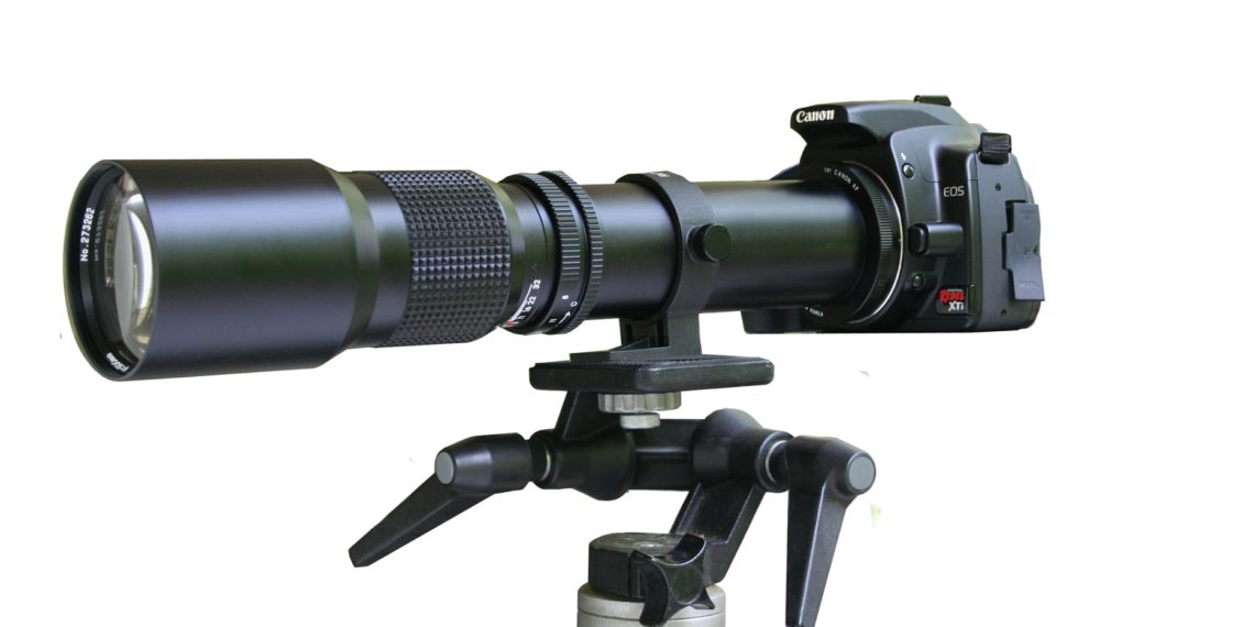 Does Rokinon make zoom lenses?