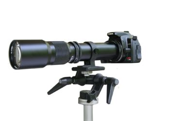 Does Rokinon make zoom lenses?