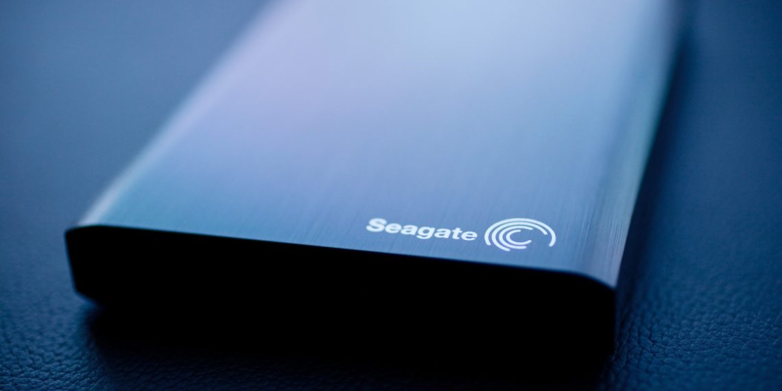 Does Seagate automatically backup?