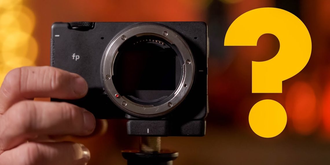 Does Sigma FP have autofocus?