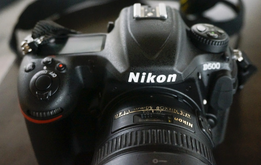 Does the D500 have a built in flash?