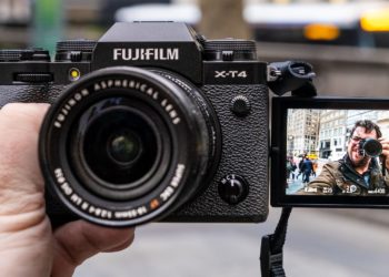 Does the Fuji XT4 overheat?
