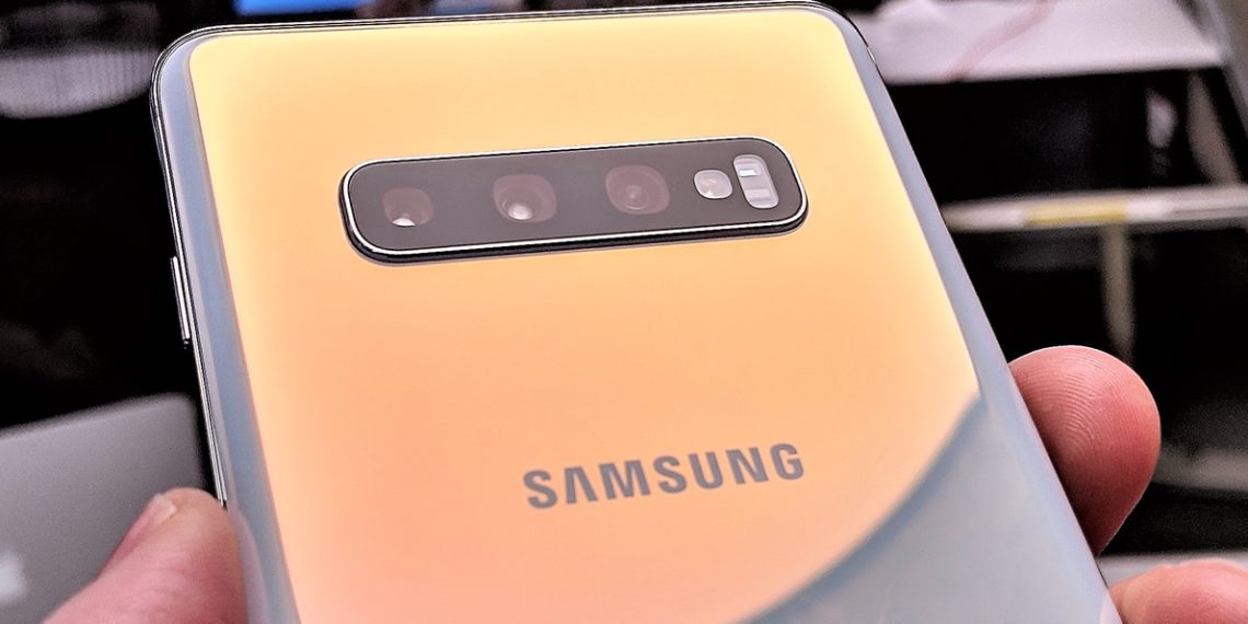 Does the S10 have a good camera?