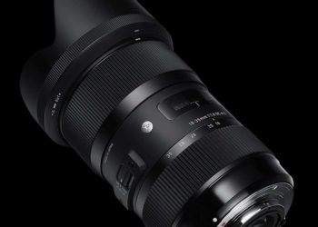 Does the Sigma 18-35mm have image stabilization?
