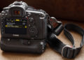 How do I download pictures from my Canon 5D Mark IV to my computer?