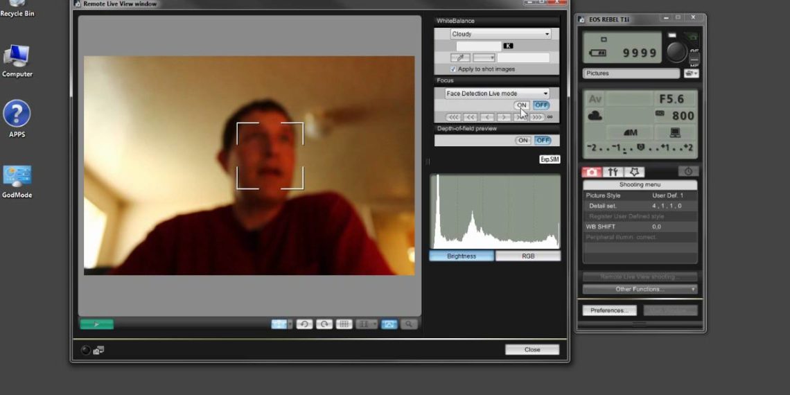 How do I download pictures from my Canon EOS 60D?