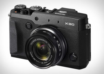 How do I turn on my Fujifilm x30?