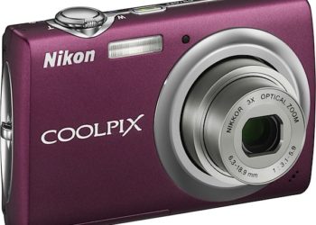 How do I view pictures on my Nikon Coolpix?