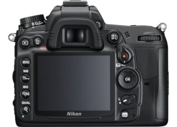 How do I view pictures on my Nikon D7000?