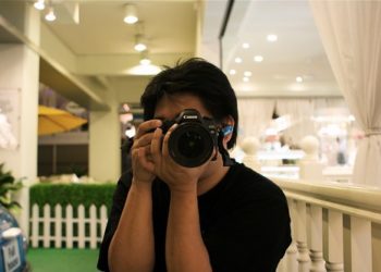 How do you hold your camera without shaking?