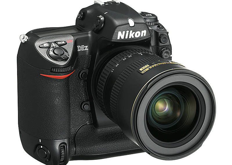 How many megapixels does the Nikon d2x have?