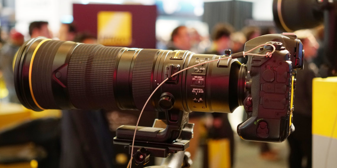 Is 75-300mm a telephoto lens?