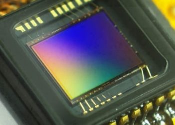Is CMOS sensor good?