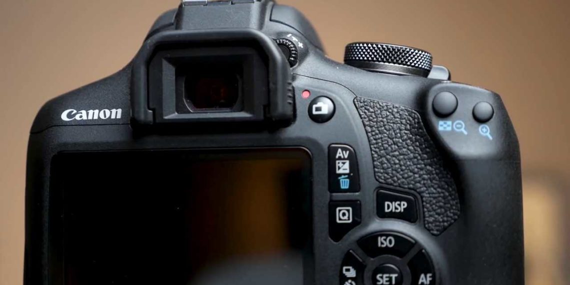 Is Canon 1500D good for beginners?