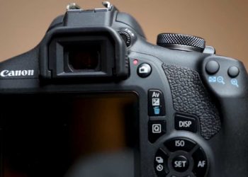 Is Canon 1500D good for beginners?