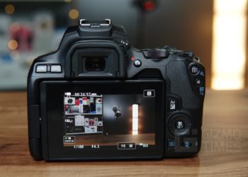 Is Canon 200D touch screen?