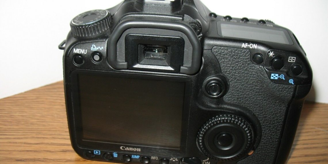 Is Canon 40D full frame?