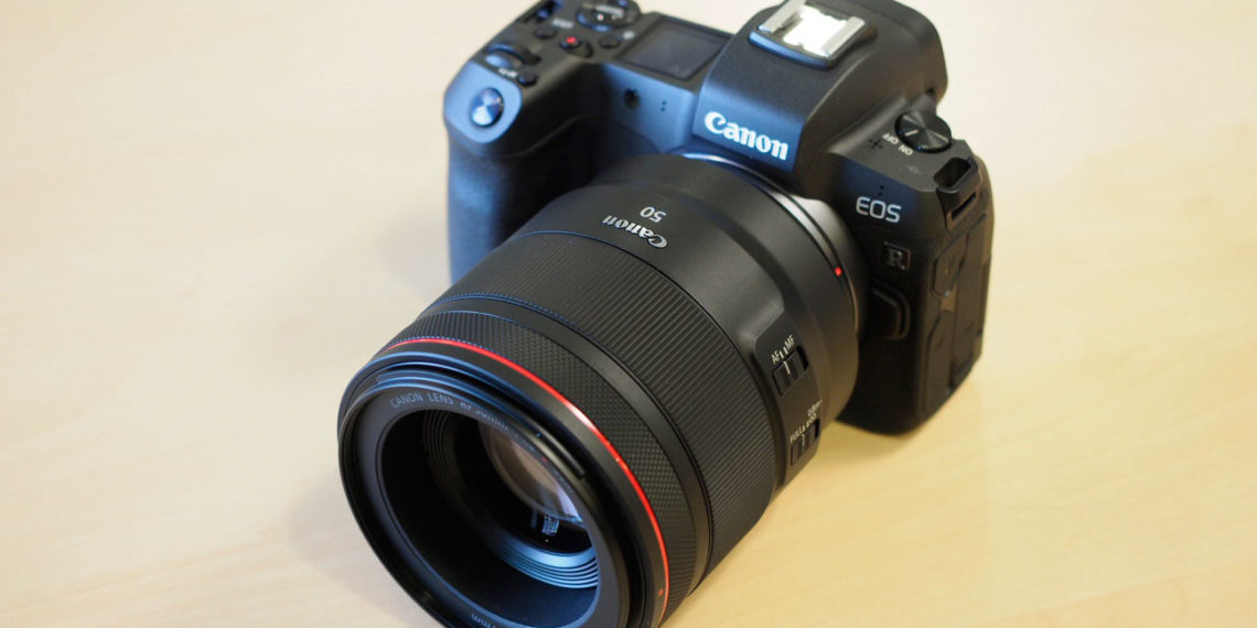Is Canon 50mm 1.4 full frame?