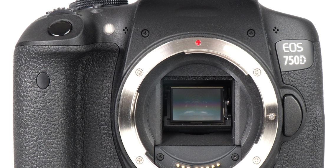 Is Canon EOS 750D mirrorless?
