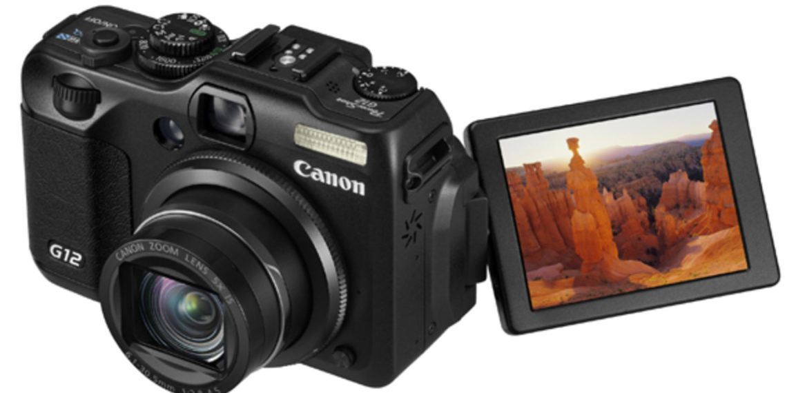 Is Canon G12 mirrorless?