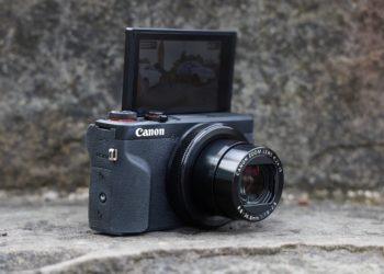Is Canon G7X Mark III worth it?