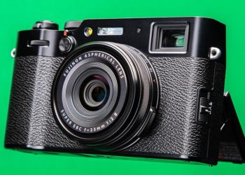 Is Fuji X100 full frame?