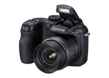 Is Fujifilm FinePix S DSLR?
