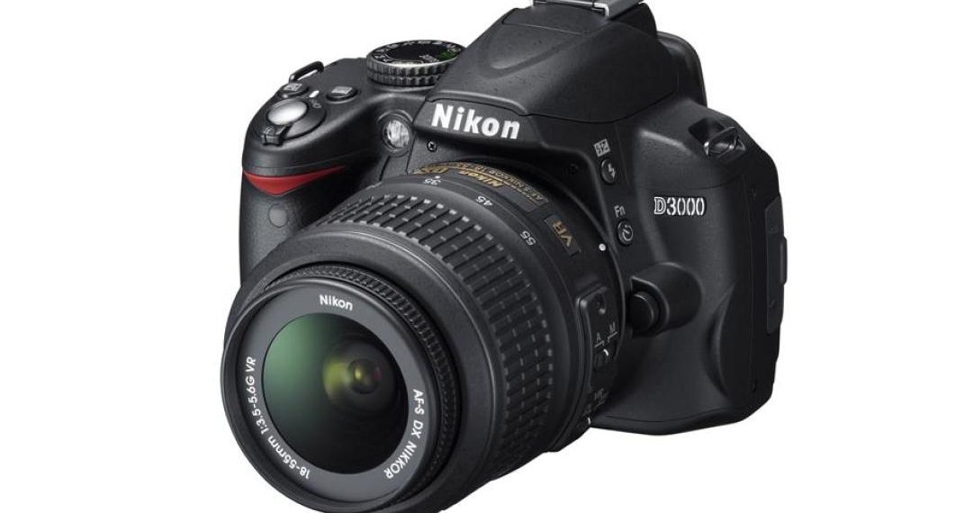 Is Nikon D3000 a DX?