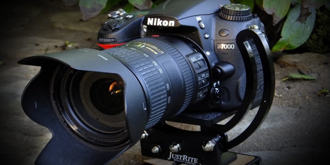 Is Nikon D7000 a professional camera?