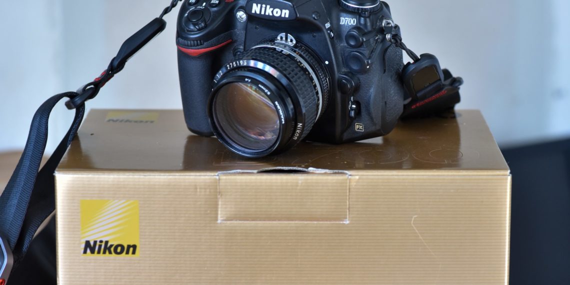 Is Nikon D7000 good in 2020?