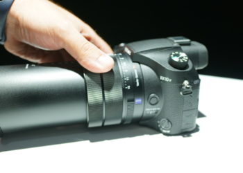 Is RX10 mirrorless IV?