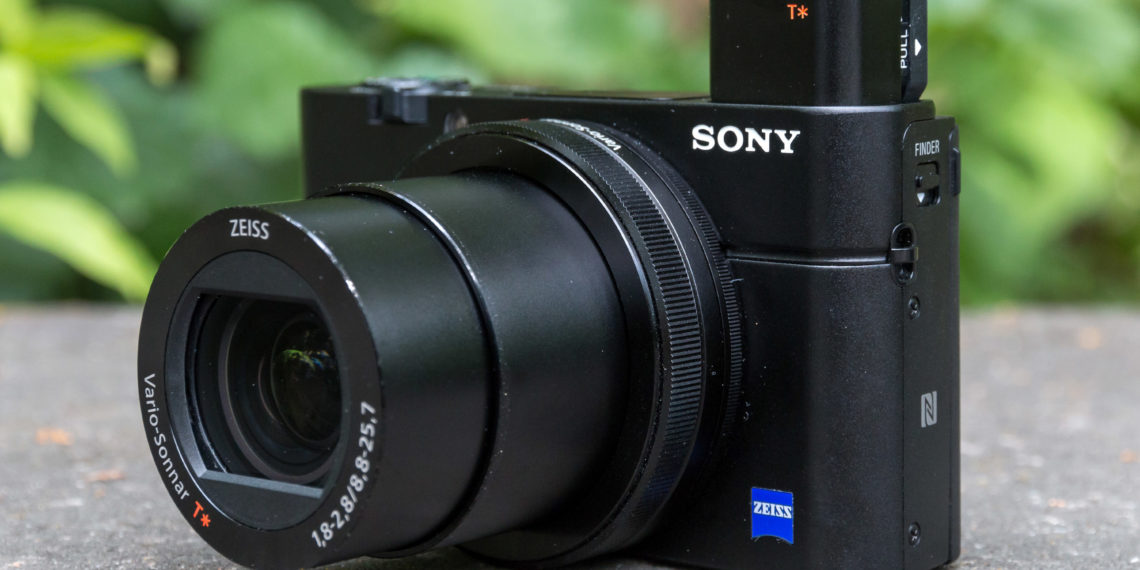 Is the Sony RX100 a DSLR?