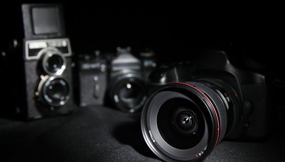 What does VR mean on Nikon lens?