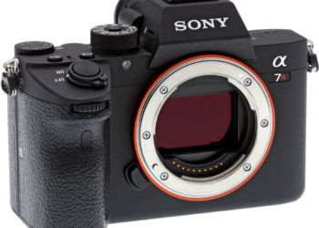 What does the R mean in Sony A7R?