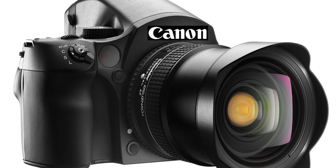 What is a medium format DSLR?