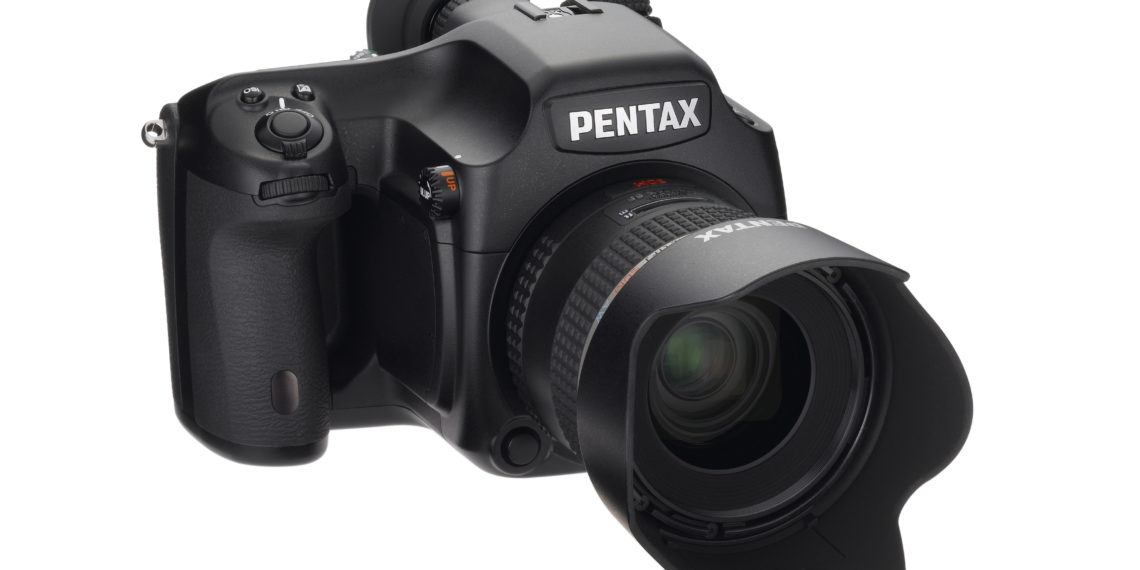 What is medium format digital camera?