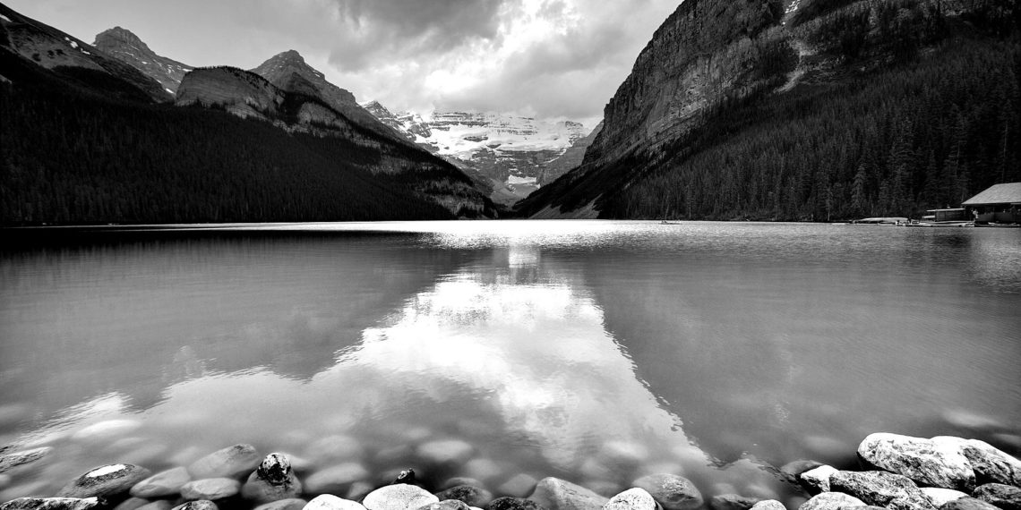 What is monochrome image?