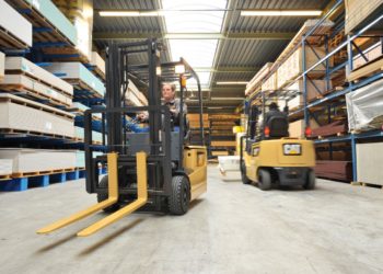 What is the main advantage of a 2.5 drive over a 3.5 drive?